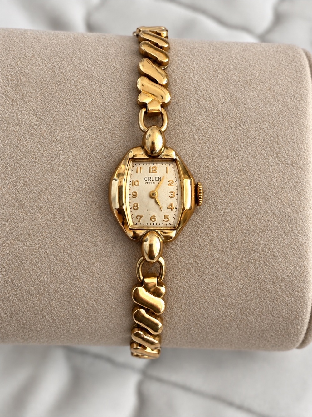 Vintage Gruen Veri-Thin 10K Gold Filled Ladies Watch – Working